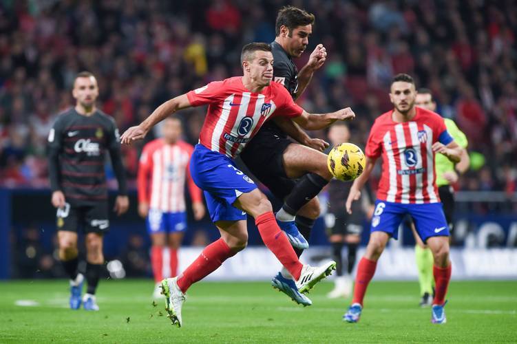 损兵折将!曼联战蓝狐恐难大胜 数据示2-1晋级（曼联伤情严峻，战蓝狐恐难大胜，数据预测2-1晋级）