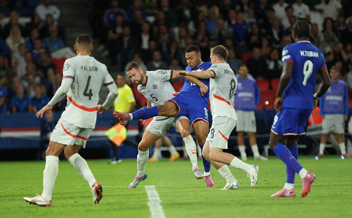 若日尼奥代表弗拉门戈赢下南美解放者杯，生涯再添重要冠军（弗拉门戈问鼎南美解放者杯，若日尼奥生涯再添重磅冠军）