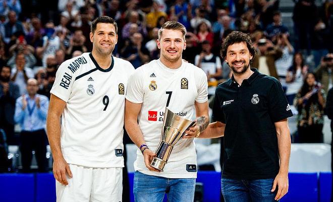 尼克斯官方晒圣诞元素并配文：这是一年中最美好的时光（尼克斯官方社媒发布圣诞氛围：一年中最美好的时光）