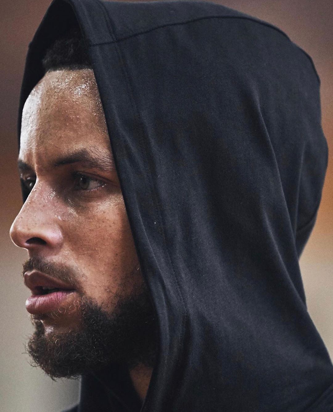 弗拉霍维奇晒龙珠悟空恢复照：手术很顺利，感谢大家（弗拉霍维奇晒龙珠悟空康复照：手术顺利，向大家致谢）