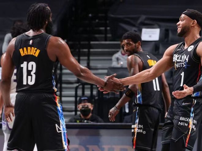 摩纳哥主帅：南野拓实目前还在医院，初步检查十字韧带不乐观（摩纳哥主帅称南野拓实仍在住院，初步十字韧带检查结果不佳）