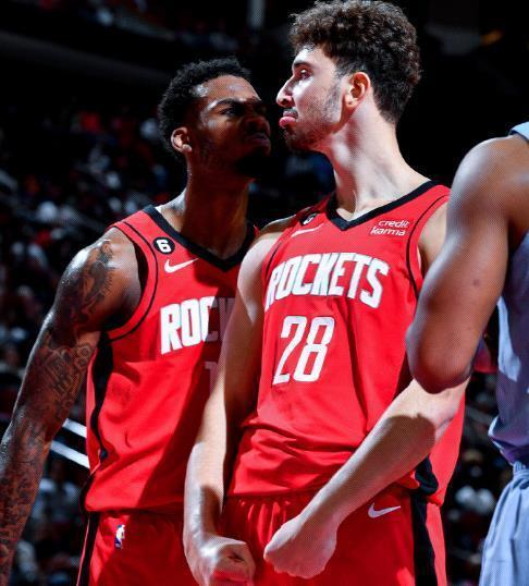 奇才客战灰熊：惠特摩尔和沃特金斯因伤缺阵（奇才客场对阵灰熊，惠特摩尔与沃特金斯伤停）