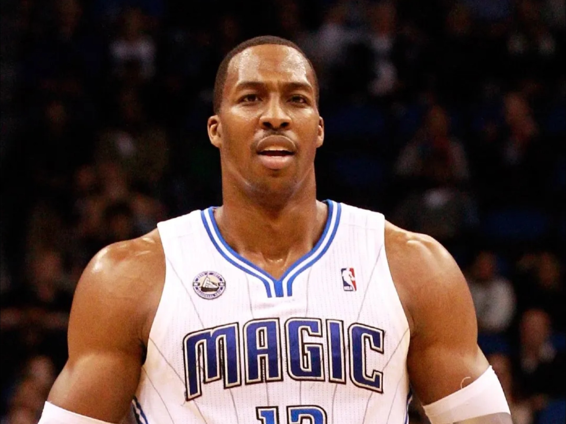 阿森纳欧冠小组／联赛阶段取得10连胜，仅次于拜仁和利物浦（阿森纳在欧冠小组赛与联赛中豪取十连胜，仅逊拜仁与利物浦）