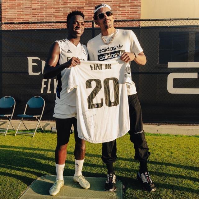 被遣送回家！消息人士：保罗可不是G联盟小角色 快船好歹留点颜面（被叫回家？知情人称保罗绝非G联赛边角料，快船也该顾及脸面）