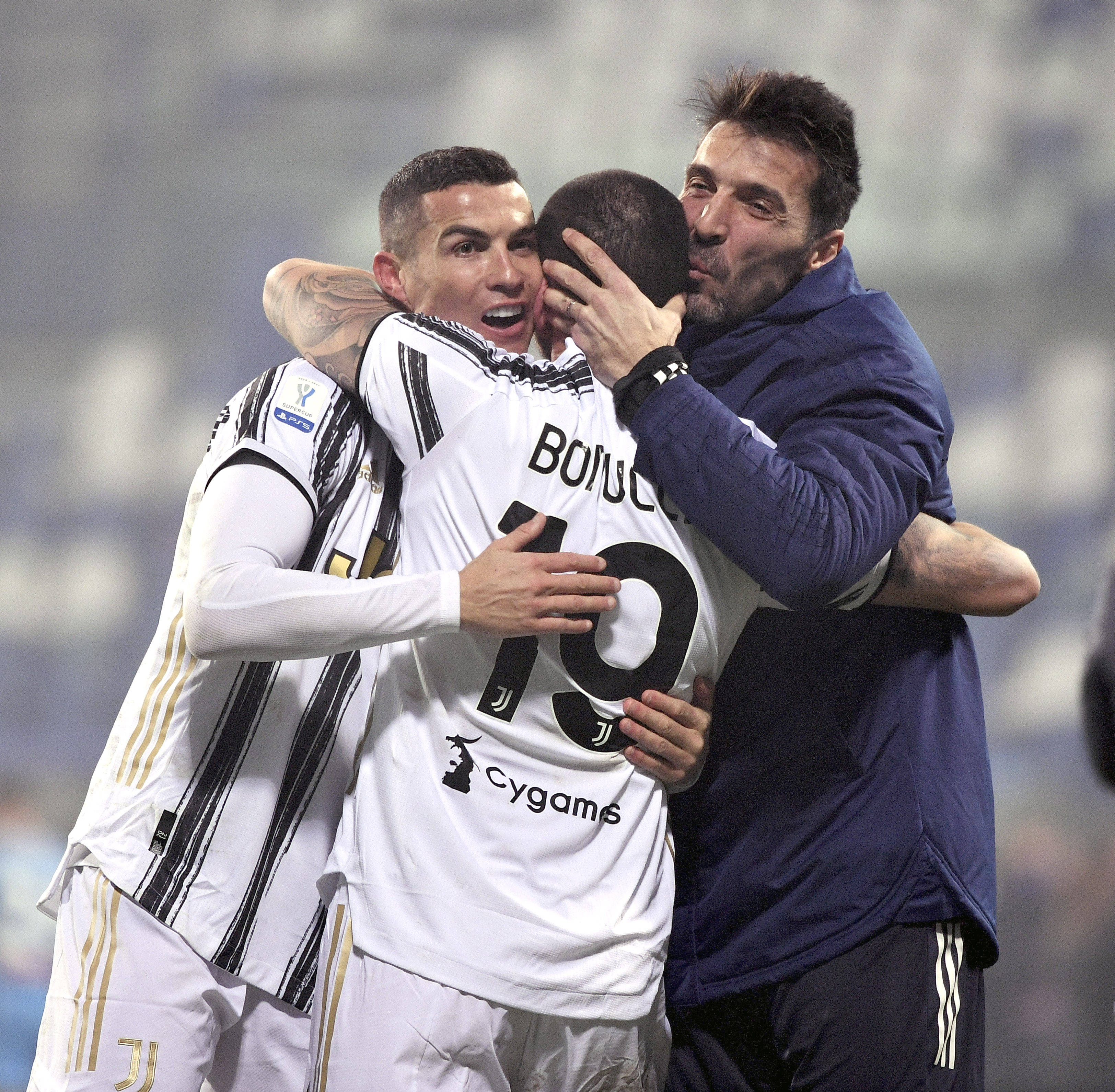 约基奇的表现让人惊叹不已（约基奇展现统治力，表现令人赞叹）