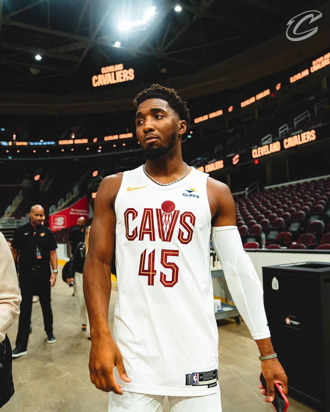 斯基拉：利雅得胜利向布罗佐维奇提供续约合同，但未达成协议（斯基拉：利雅得胜利向布罗佐维奇开出续约提案，双方尚未谈拢）