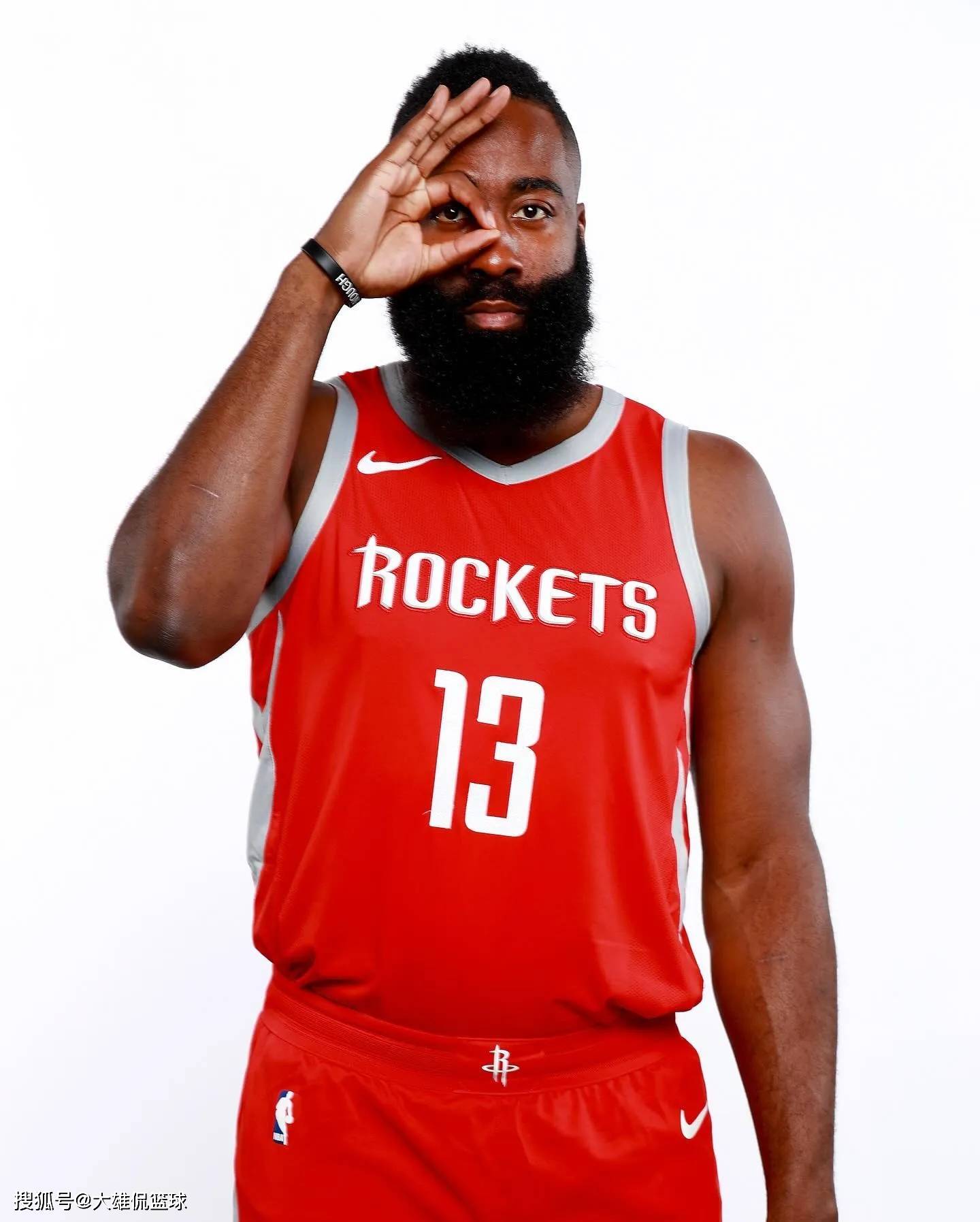 沪媒谈海港亚冠失利：能上的都上了，用尽全力仍是一声叹息（沪媒评海港亚冠失利：能上皆上，拼尽全力终留一声叹息）