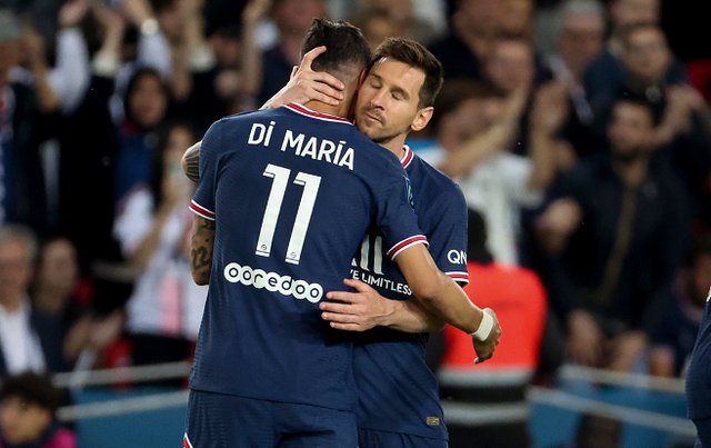 米切尔·罗宾逊替补登场，展现惊人篮板能力（米切尔·罗宾逊替补出战，篮板统治力尽显）