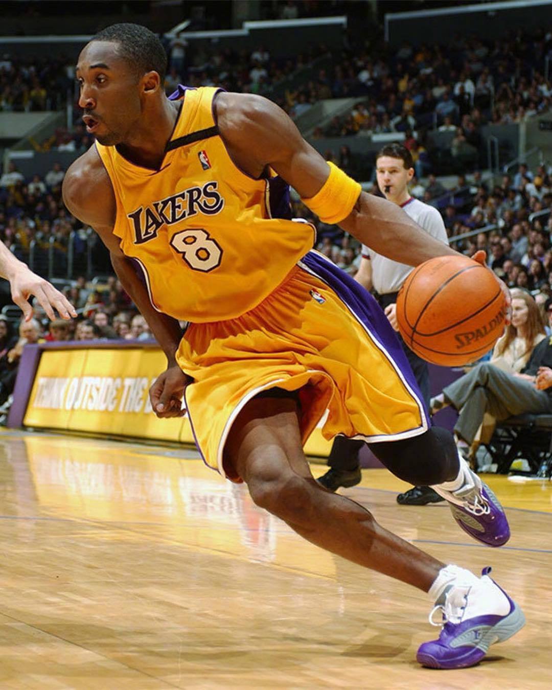 掘金客场11连胜继续延长队史纪录，本赛季客场战绩仅次于雷霆（掘金客场豪取11连胜再写队史纪录，本季客场战绩仅次于雷霆）