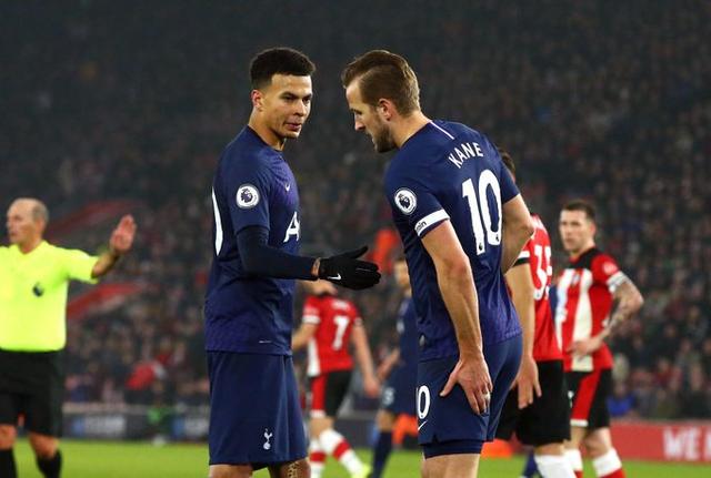 火箭过山车式的表现背后：球队松懈与策略调整（火箭为何忽上忽下：松懈心态与策略调整的叠加效应）