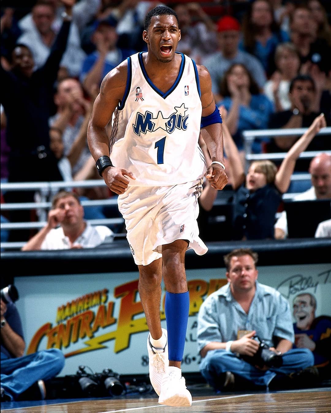 大连球迷给李昂留言寻求“信号”和“定心丸”，李昂点赞了（大连球迷向李昂留言求“信号”“定心丸”，已获其点赞）