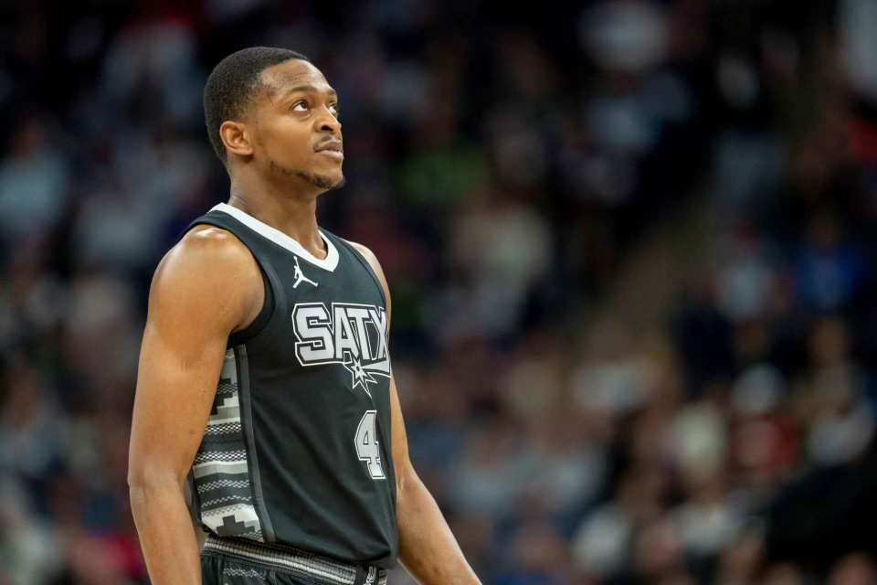 吴艳妮和夏思凝的经典画面，你更喜欢她俩谁？（吴艳妮与夏思凝的名场面，谁更让你心动？）