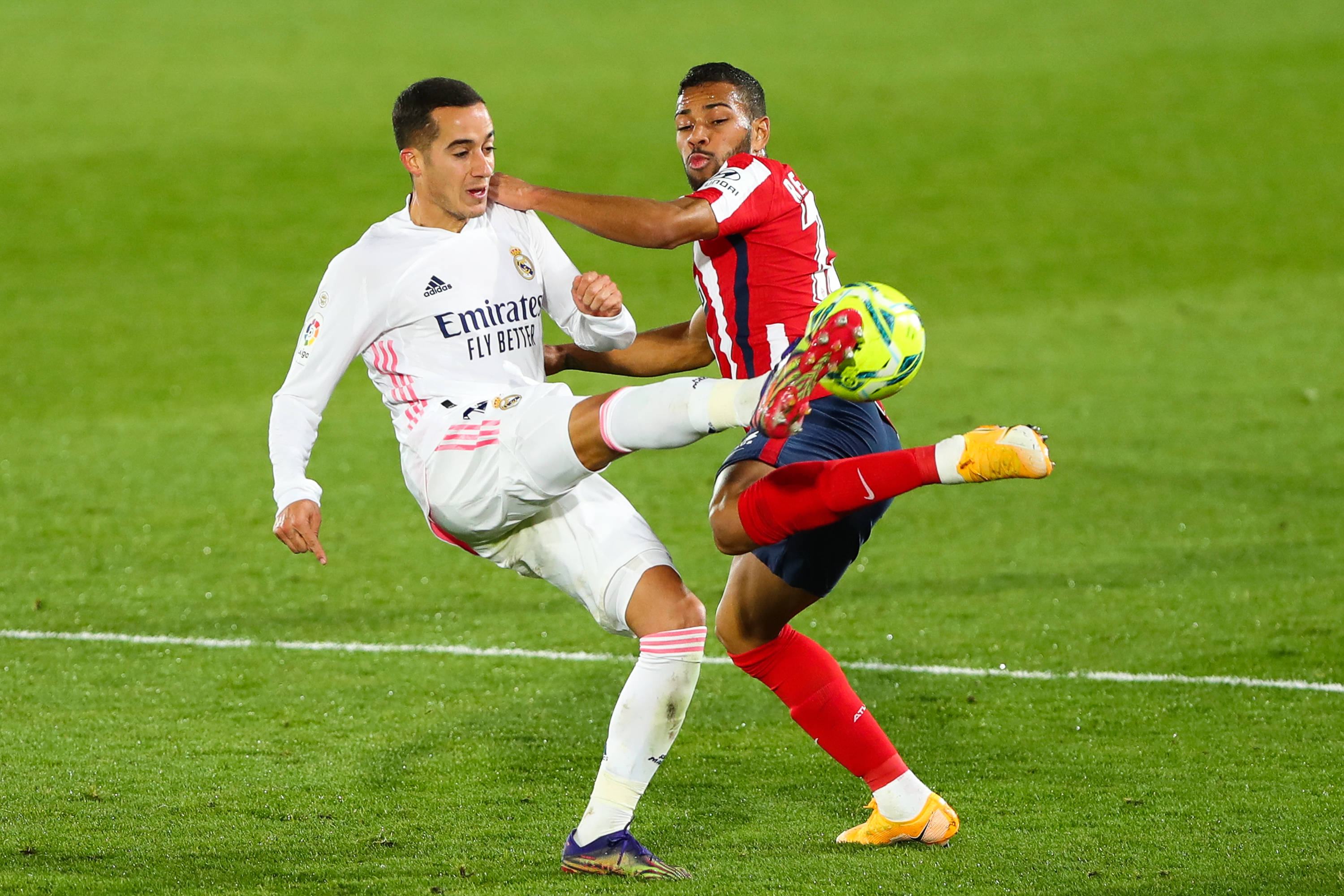 这队进攻端火力全开（这支球队进攻火力爆棚）