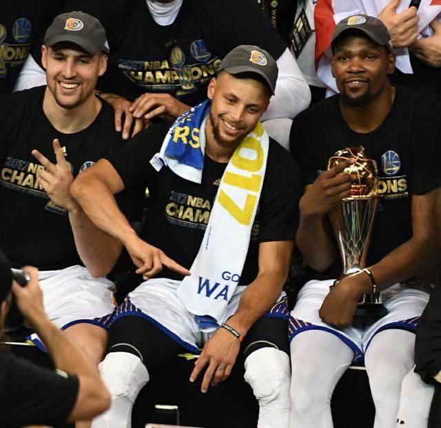 热身赛：U18国青2-1吉尔吉斯斯坦U18，魏祥鑫、贾伟伟建功（U18国青热身赛2-1力克吉尔吉斯斯坦U18，魏祥鑫与贾伟伟破门）