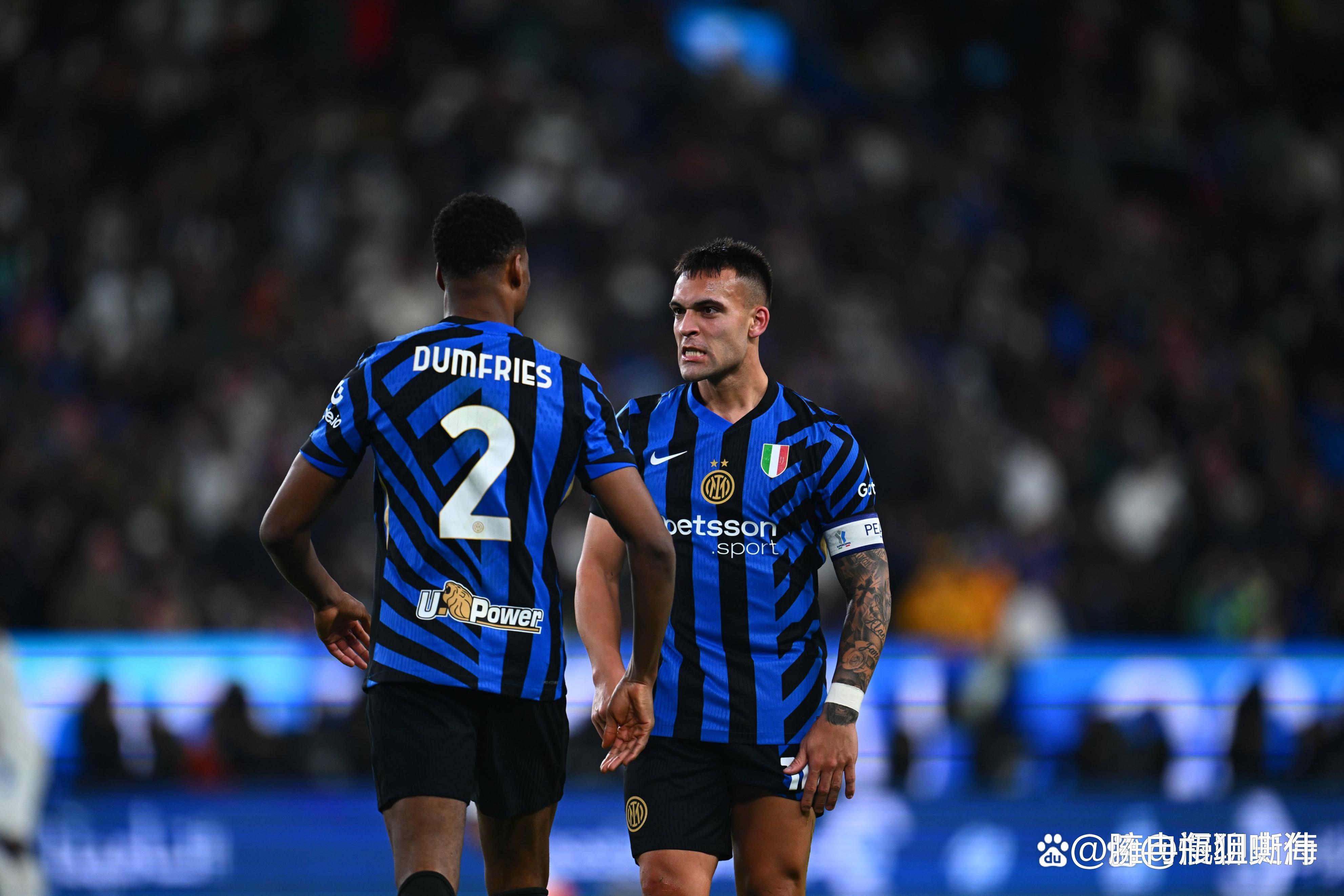 TA：多家豪门关注小将斯密特，阿尔克马尔对其估价约6000万欧（TA：阿尔克马尔为小将斯密特标价约6000万欧，多家豪门正在关注）